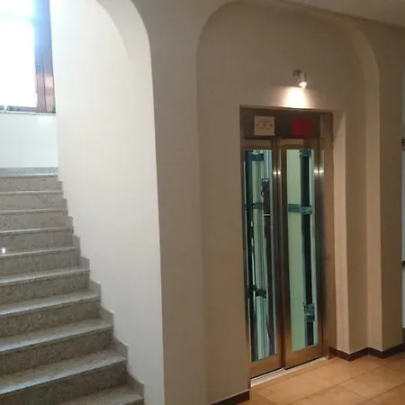 Apartament Selaz *
